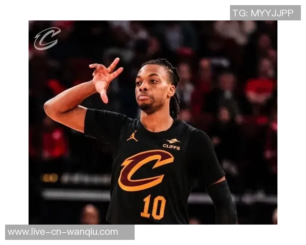 骑士球员创下NBA历史新纪录每场至少命中10记三分球的壮举