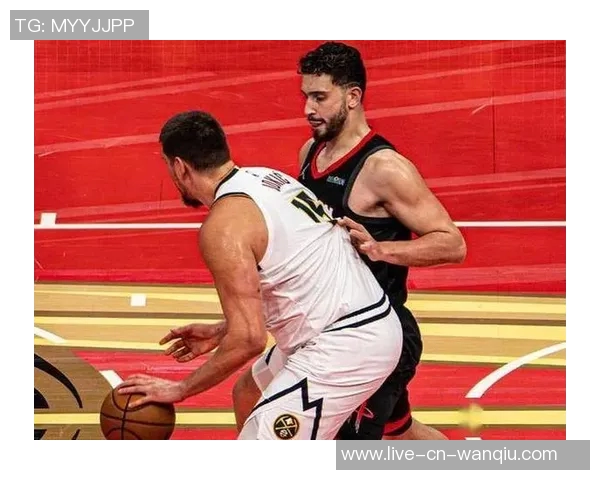 克拉克斯顿再创佳绩29分钟砍下三双14分11板10助助球队赢得胜利